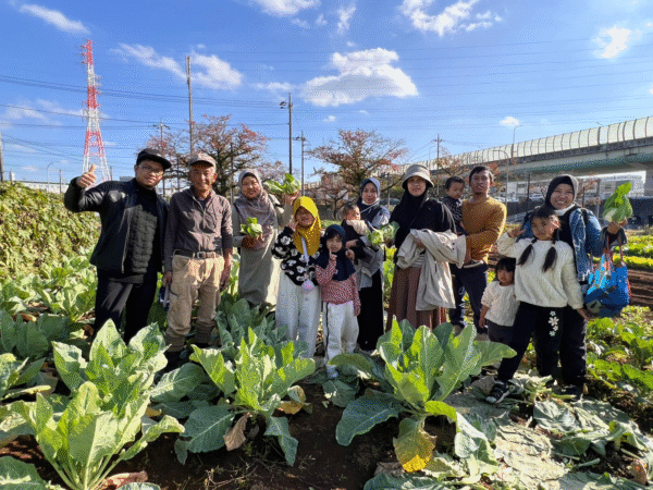 畑からモスクへ：新井さんとインドネシア・ムスリムコミュニティの協力物語 Dari Kebun ke Masjid: Kolaborasi Arai-san dan Komunitas Muslim Indonesia