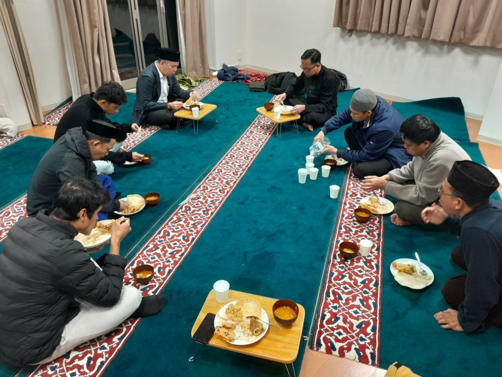 横浜アッソーリヒーン・モスク建設現場へのご訪問 Kunjungan Pensosbud KBRI Tokyo ke Proyek Masjid As-Sholihin Yokohama image