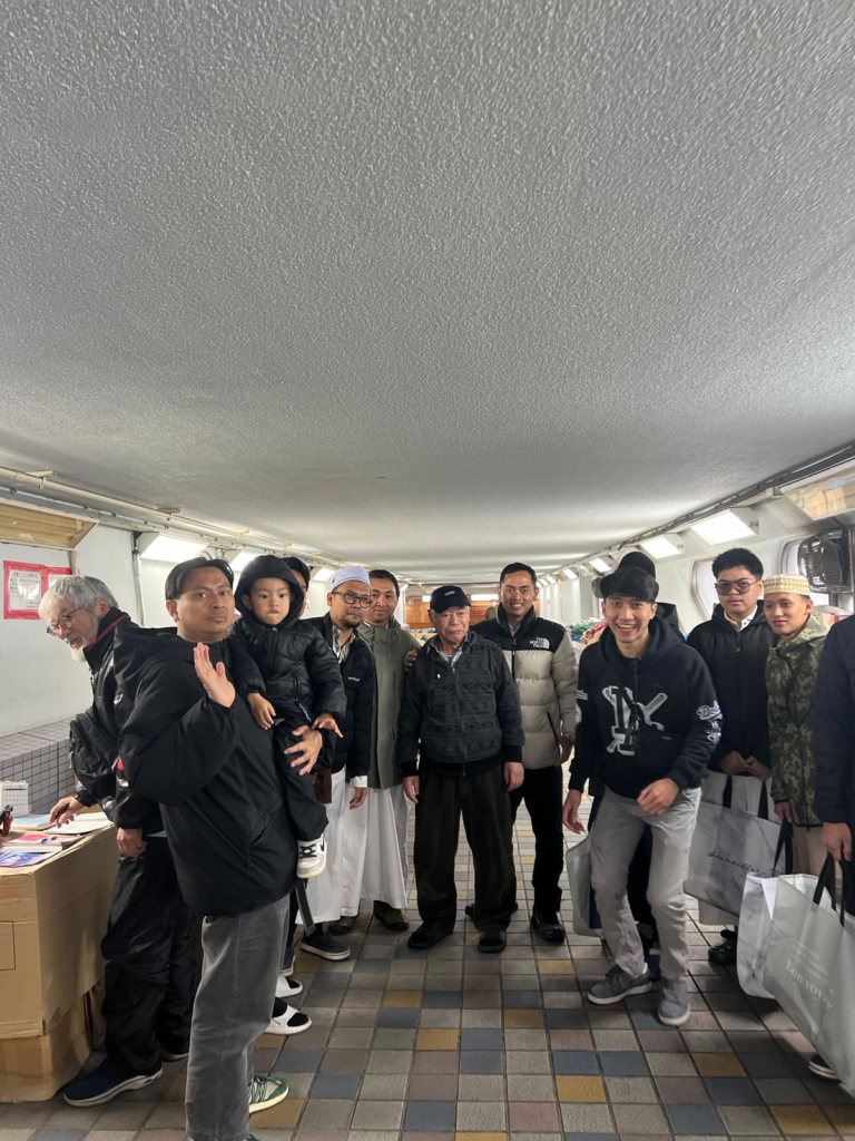 関内駅周辺での「幸せを分かち合う」取り組み Program “Berbagi Kebahagiaan” di Sekitar Stasiun Kannai image