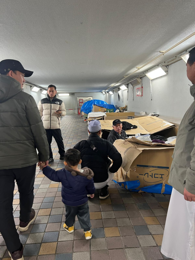 関内駅周辺での「幸せを分かち合う」取り組み Program “Berbagi Kebahagiaan” di Sekitar Stasiun Kannai image