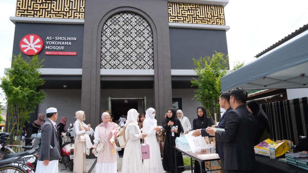 横浜アッソーリヒーンマスジドで迎えた初めてのイード・アル• アドハー | Idul Adha perdana di Masjid As-Sholihin Yokohama image