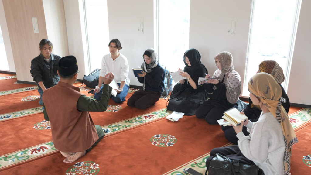 東海大学文化社会学部アジア学科の学生より見学会 | Kunjungan dari Mahasiswa Tokai University image