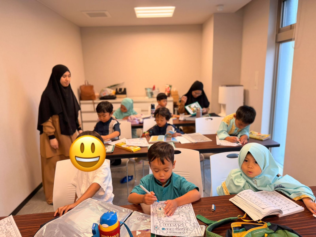横浜アッソーリヒーンマスジド 「こども向けクルアーン学習教室」の取り組み | Program TPA (Taman Pendidikan Al-Qur’an) Masjid As-Sholihin Yokohama image