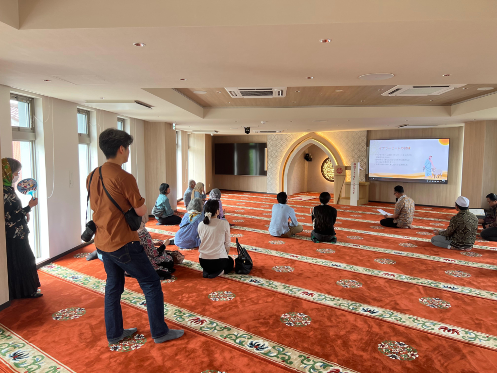 日本人参加者によるアッソーリヒーン横浜モスク訪問 | KEGIATAN KUNJUNGAN WARGA JEPANG KE MASJID AS-SHOLIHIN YOKOHAMA image