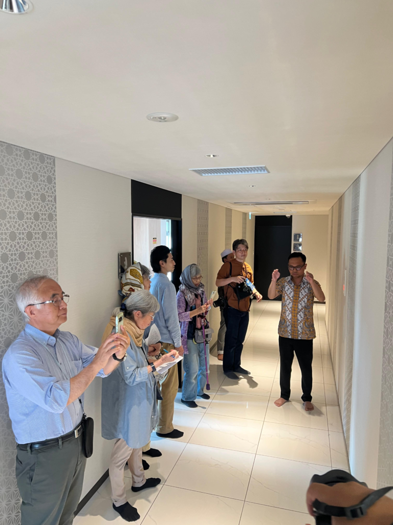 日本人参加者によるアッソーリヒーン横浜モスク訪問 | KEGIATAN KUNJUNGAN WARGA JEPANG KE MASJID AS-SHOLIHIN YOKOHAMA image